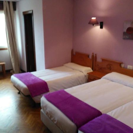 Albergue Hostal Sao Telmo Туй Екстер'єр фото