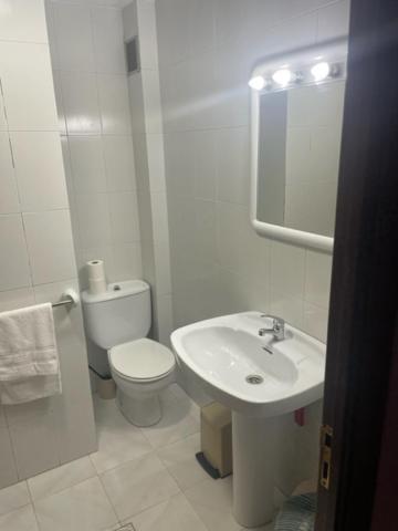 Albergue Hostal Sao Telmo Туй Екстер'єр фото