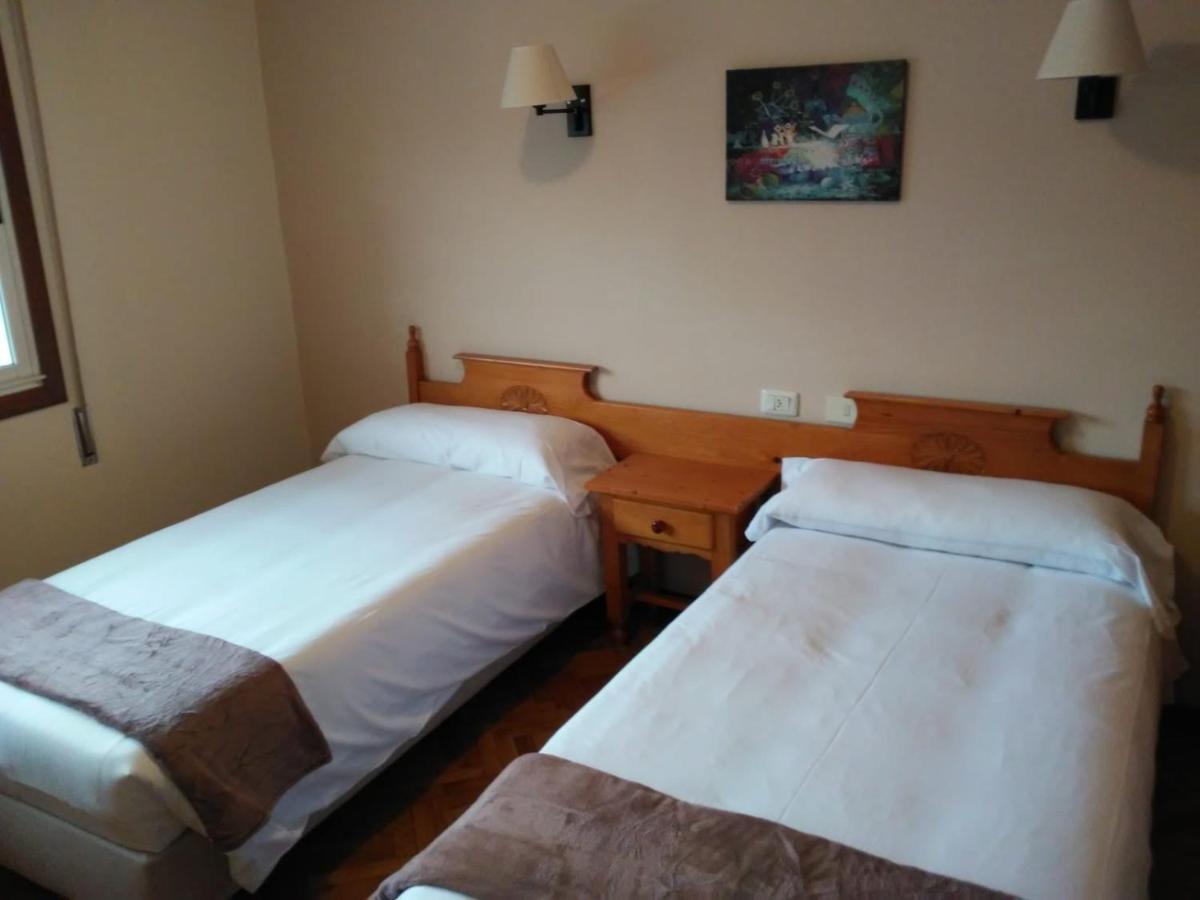 Albergue Hostal Sao Telmo Туй Екстер'єр фото