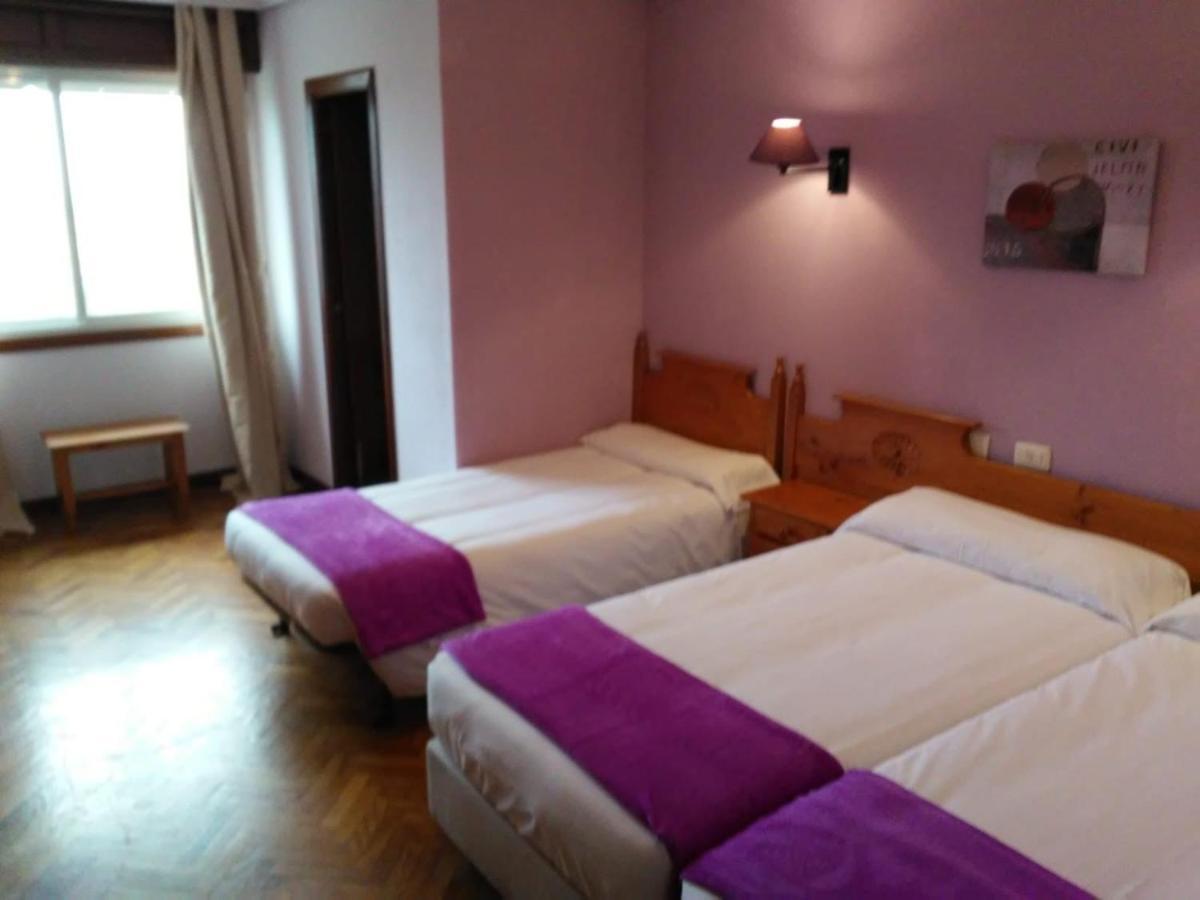 Albergue Hostal Sao Telmo Туй Екстер'єр фото