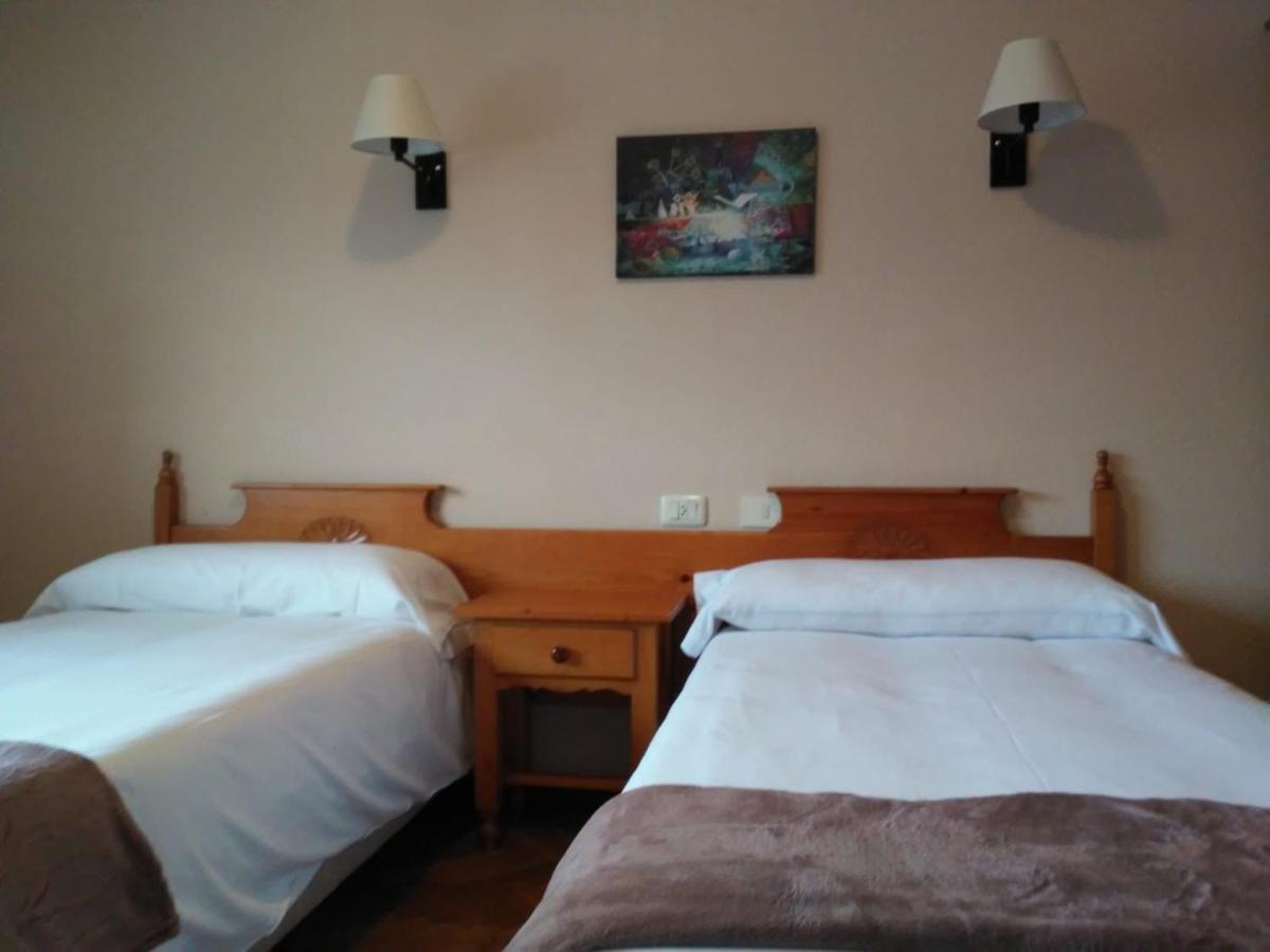 Albergue Hostal Sao Telmo Туй Екстер'єр фото