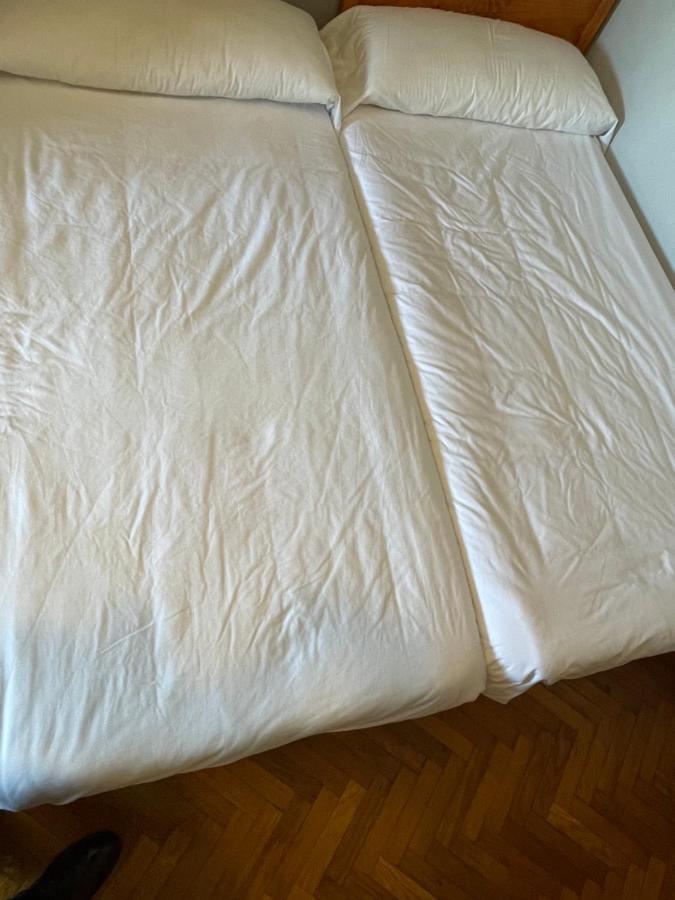 Albergue Hostal Sao Telmo Туй Екстер'єр фото