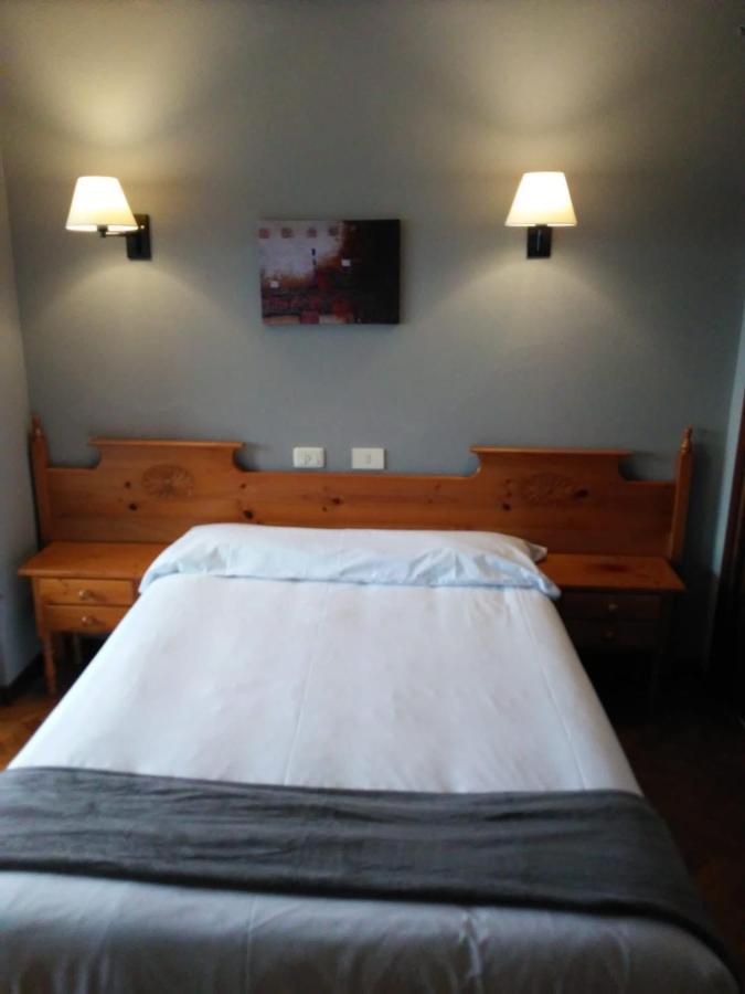 Albergue Hostal Sao Telmo Туй Екстер'єр фото