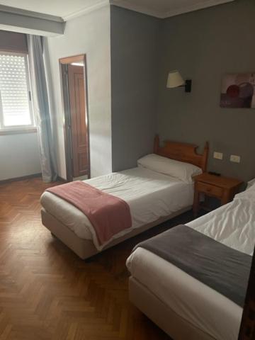 Albergue Hostal Sao Telmo Туй Екстер'єр фото