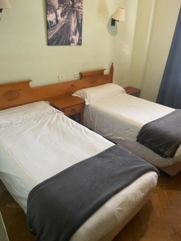 Albergue Hostal Sao Telmo Туй Екстер'єр фото