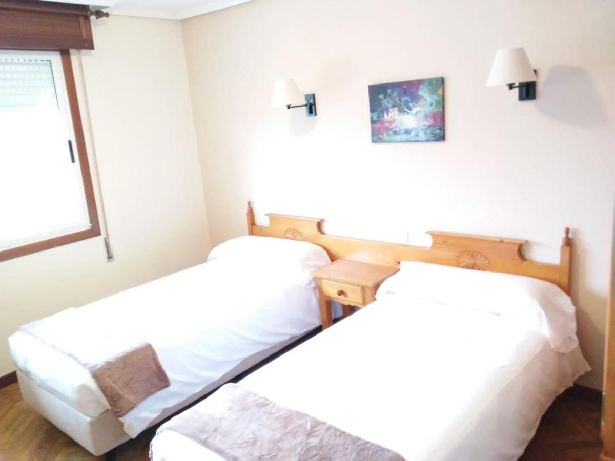 Albergue Hostal Sao Telmo Туй Екстер'єр фото