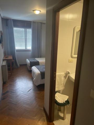 Albergue Hostal Sao Telmo Туй Екстер'єр фото